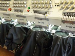 Borduurmachine voor logo's